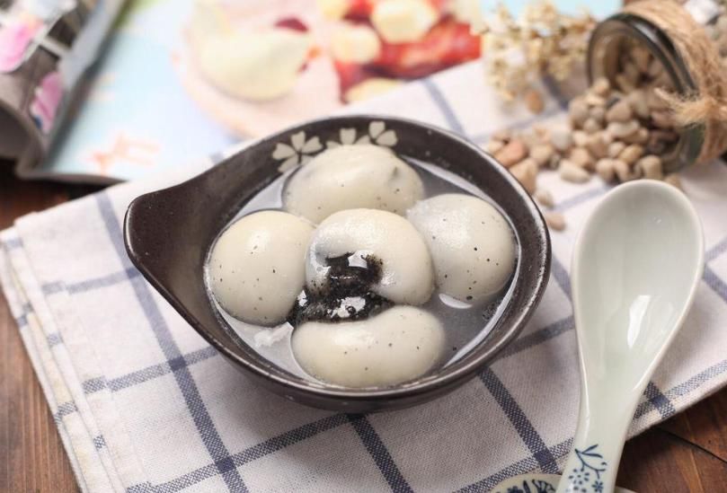 正月十五吃元宵，但元宵为啥又叫汤圆？专家：和一位历史名人有关