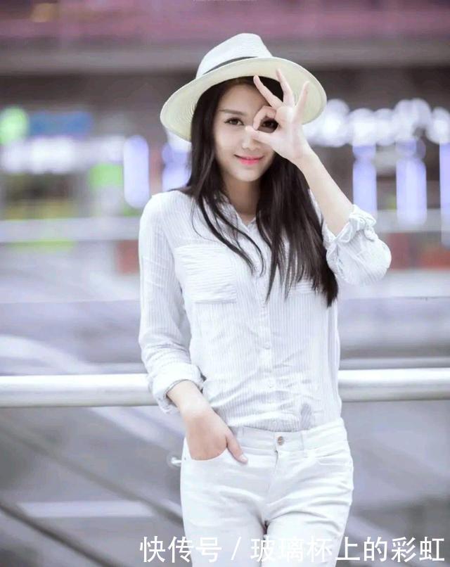 T恤|T恤配牛仔裤太土换成衬衣就时髦多了