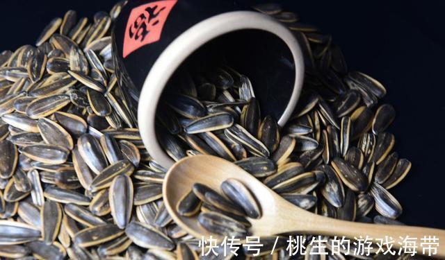 血管堵塞|1种“零嘴”,正在偷偷提高你的血脂,医生提醒:40岁后要少吃