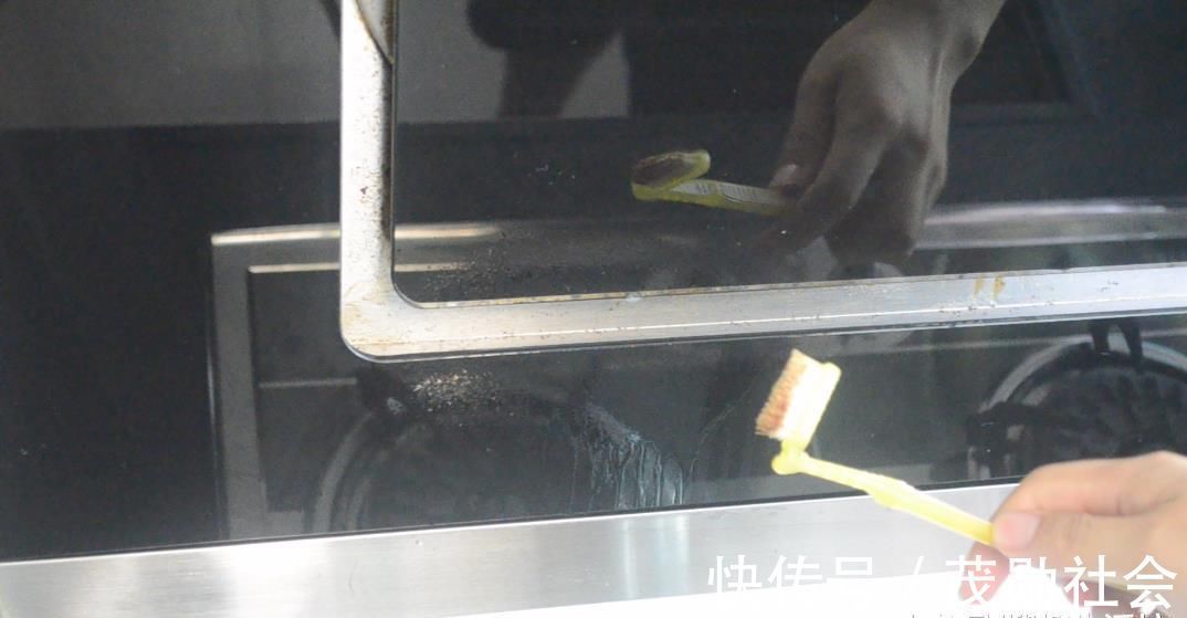 香皂和雪碧混合在一起, 解决了很多家庭困扰的烦恼, 看完赶紧试试