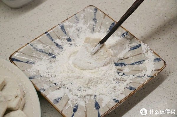 日常三餐 篇九十六:冬天吃豆腐,最让人嘴馋的做法,裹上鸡蛋液煎一煎,真的好香啊