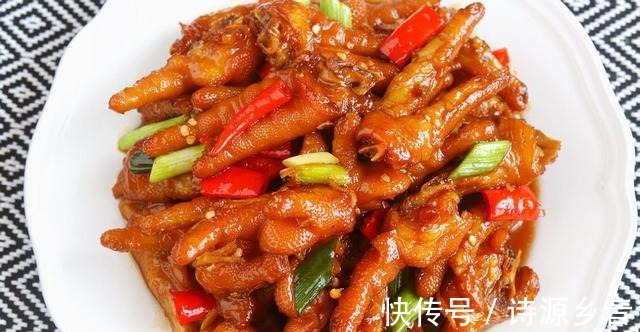 鸡爪这么做最好吃,麻辣鲜香,下酒下饭两相宜!