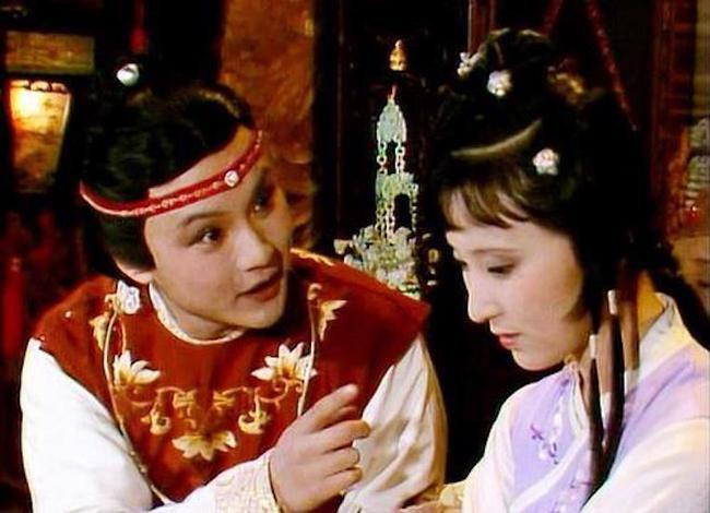 林黛玉&林黛玉初进贾府“步步留心”,体现在哪里?用五个场景告诉你