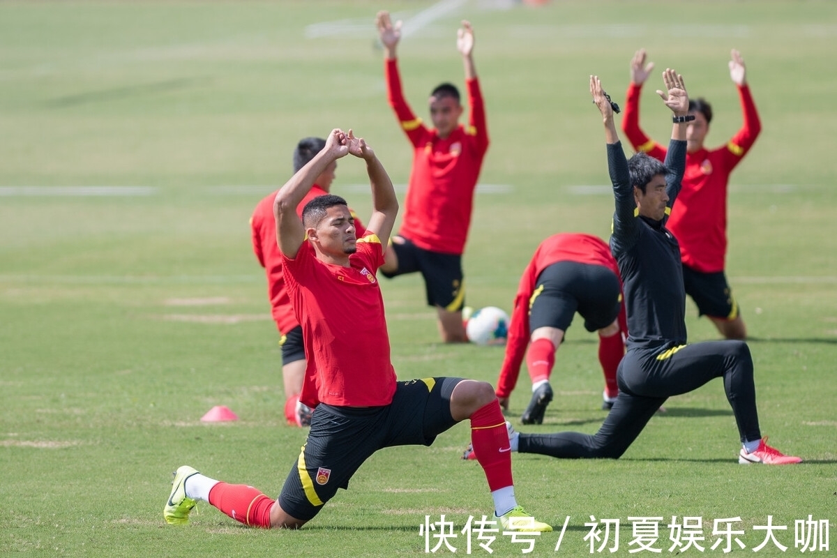 中国男足|国足中卫组合有变,188cm铁卫联手蒋光太,李铁撤下张琳芃