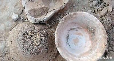  考古人员|喇家遗址出土一碗四千年前老面，专家经过研究，破解面条成分之谜