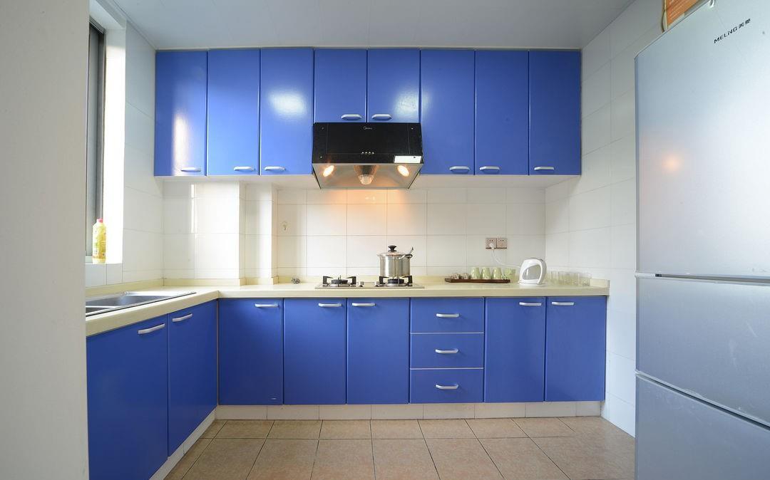 实木|简约的美式三居室，每一处都很精致大方，窗帘杆的选择更是独特