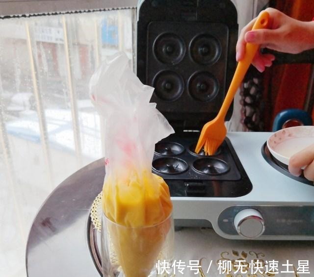 蛋糕|巧克力甜甜圈,蛋糕质地松软香甜!