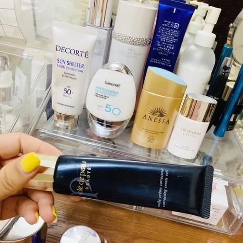 请问有没有适合30+女性的全套护肤品，粉底液推荐，最好价格中等？