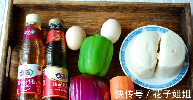 2个鸡蛋往馒头里一倒，出锅变美食，营养丰富又好吃，孩子喜欢！