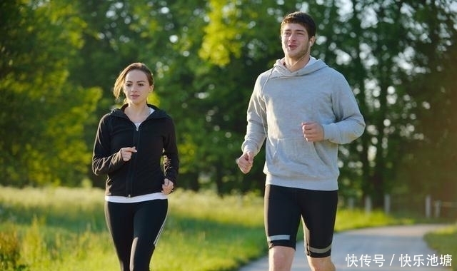 软化|血栓的3个表现,平时做到4多,轻松软化血管防血栓
