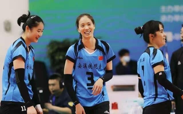 福建女排|郑益昕20分夺开门红,林越馨19分是帮手,庄宇珊首秀意外受伤