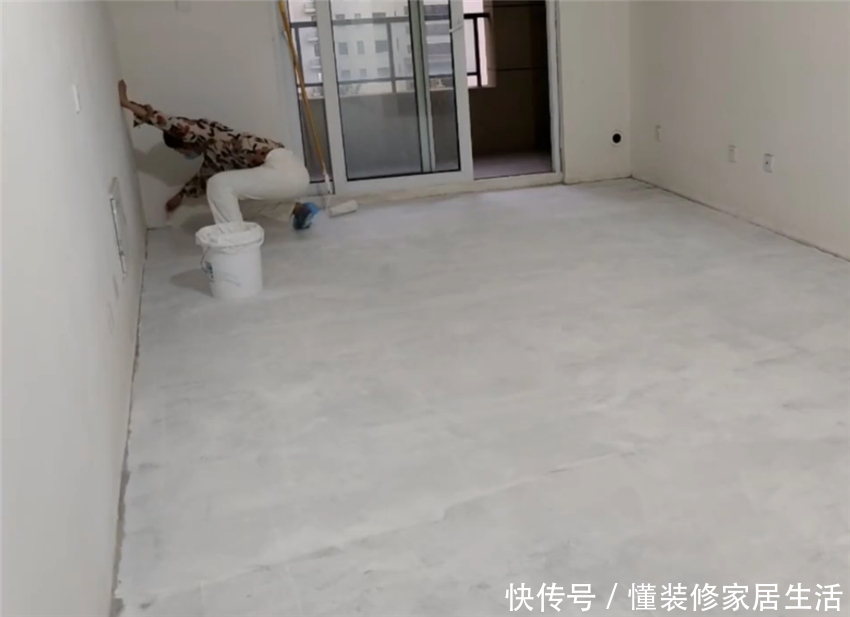 装修|90后姑娘万元“穷装”毛坯房，只身一人徒手装修，网友：佩服
