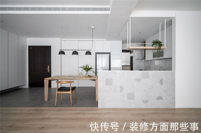 本心|134现代三居室本着极简、极致、极宅的理念直抵本心