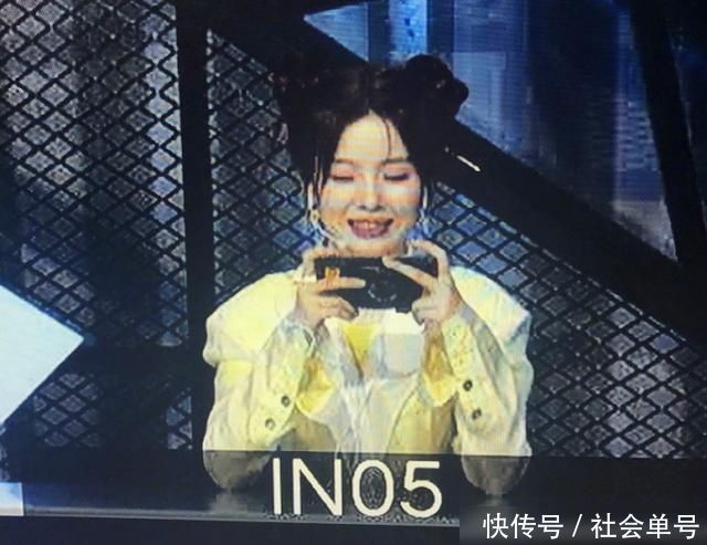 成团出道的陈卓璇和徐艺洋录同档节目,陈姐大笑,徐艺洋全程板脸