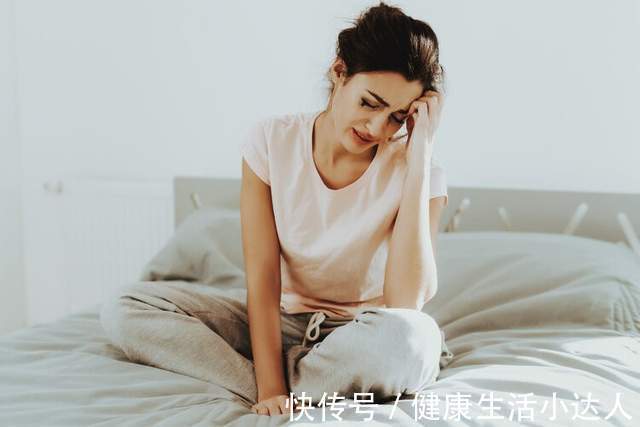 女性|女人出现4个反应,是要绝经了,绝经后有这个表现,抓紧就医
