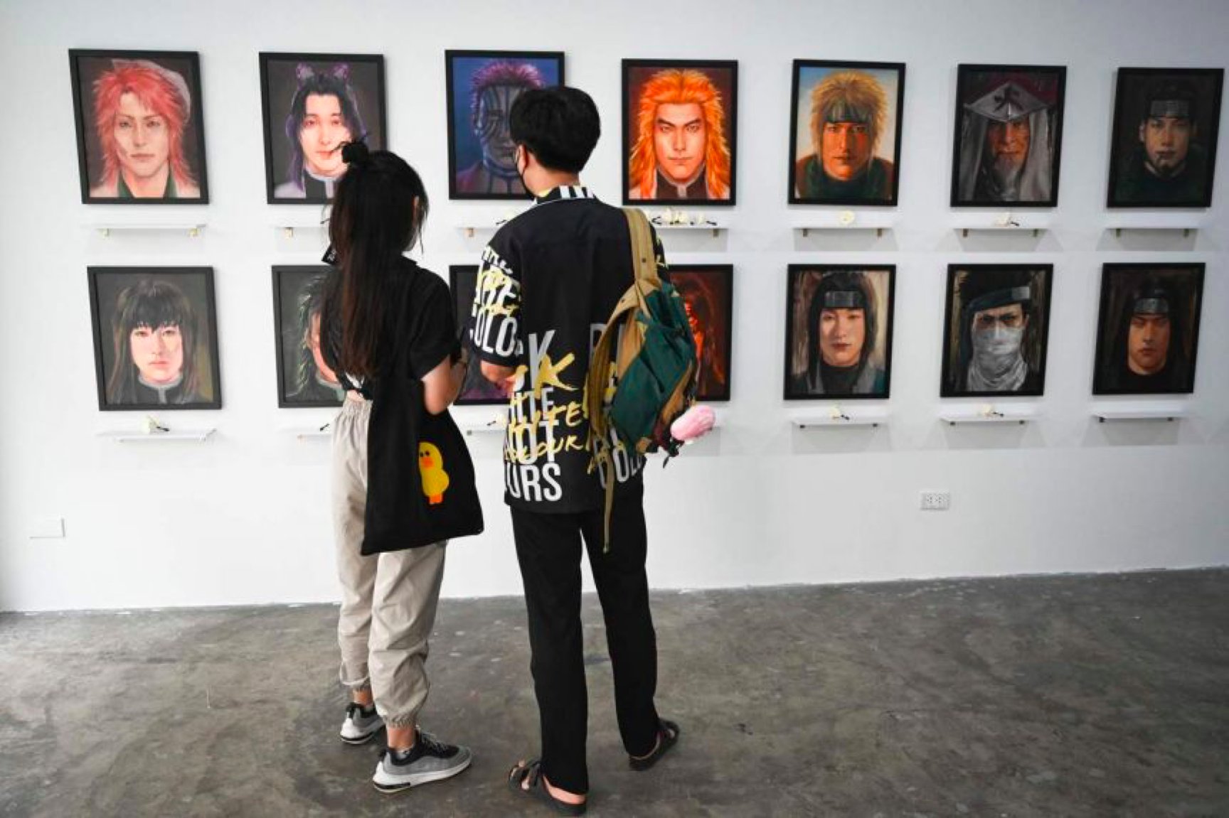 虚构|为悼念动漫人物的死亡，泰国画家举办个人画展，粉丝纷纷献花