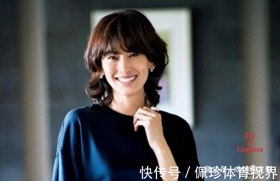 卷形 中年人烫发如何避开“大妈感”?只要做到这三点,怎么烫都不老气