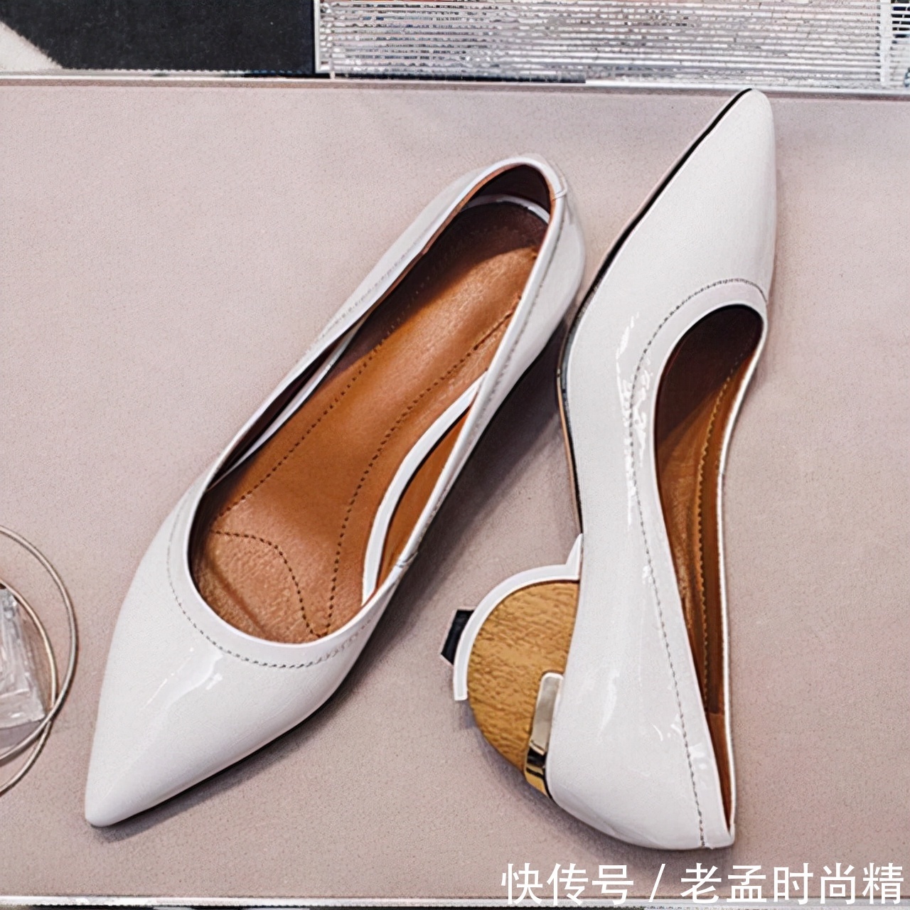 高跟鞋 今年巨流行尖头高跟鞋,气场十足,适合职场女性穿搭