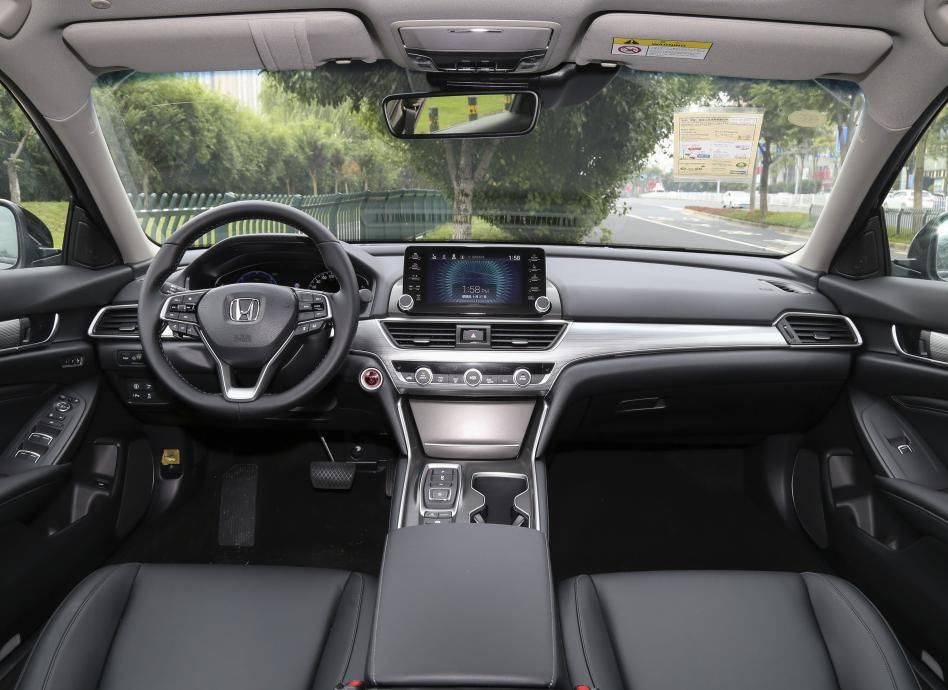 本田雅阁|限量版“本田雅阁”来了!长近4米9配轿跑车身,油耗4.4L,还带双独悬