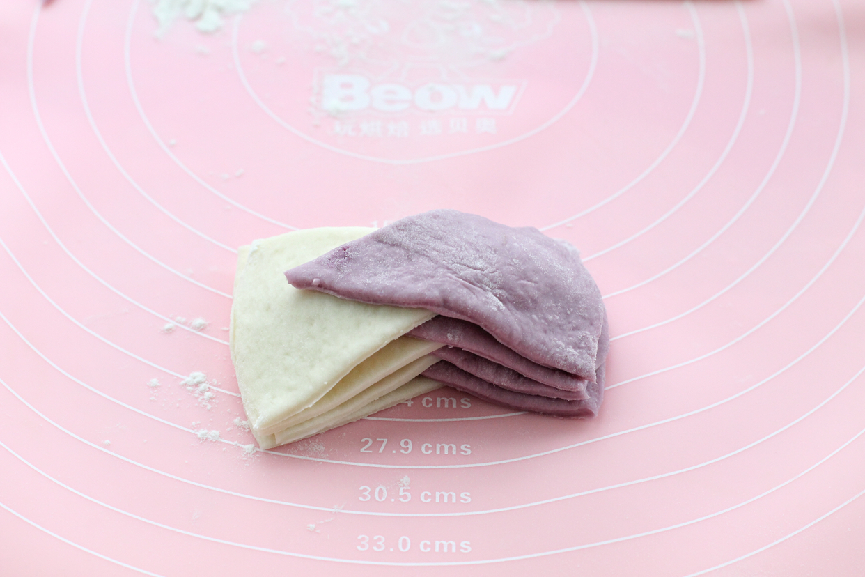 无需任何技巧就能做出双色花卷,层次分明、暄软香甜,漂亮极了!