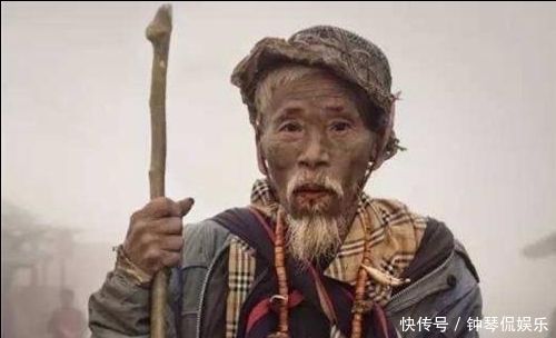 晓秋#清朝一乞丐临死前,写下一首小诗,短短4句话被人传唱至今