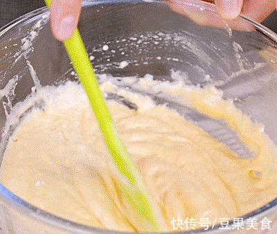 核桃红枣蒸蛋糕这么做,健康还营养,好妈妈要收藏