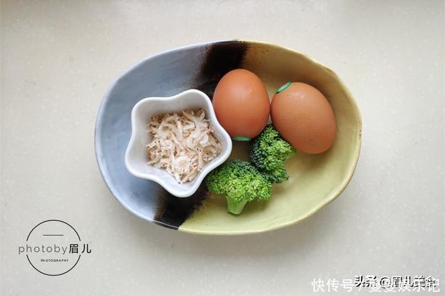 鸡蛋加这两样一起蒸,营养翻倍味道香,早餐给孩子吃相当不错