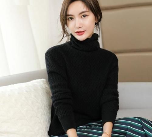 肤色 毛衣的时尚穿搭,让你提升穿衣质感和气质,你还差哪款