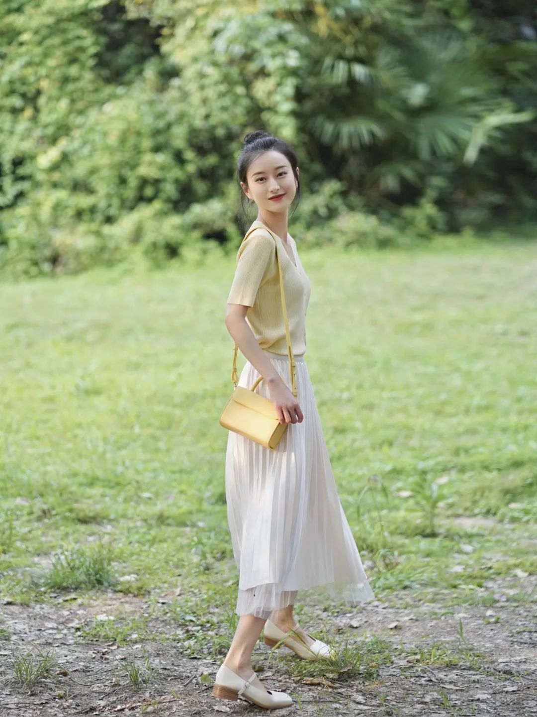 cp|衬衫+裙子、T恤+半裙=小个子夏秋王炸CP，巨洋气