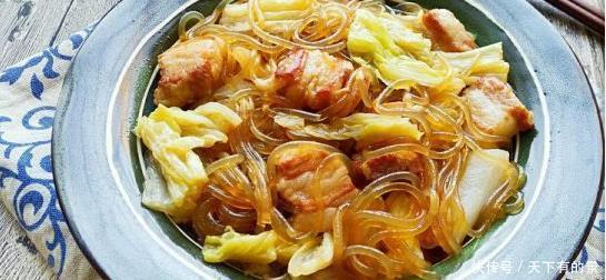 白菜猪肉炖粉条,牢记这几步,做出来的菜香飘四溢堪比五星级大厨