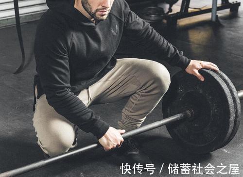 右脑|45岁男子深夜脑梗,不喝酒不抽烟,专家直言:1件事做的太频繁