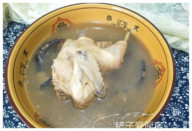 炖鸡汤需要焯水吗这步做错了,鸡肉发柴,放再多的料也不好喝