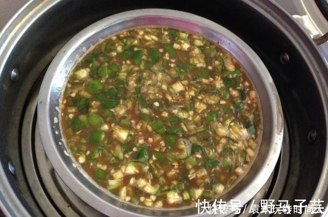 东北人爱吃的“鸡蛋焖子”做法，无需一滴水，咸香微辣，特别下饭