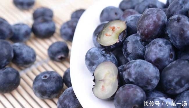 零食|几种常见食物,每天当零食吃一点,镇定安眠、润肠通便、降低血压