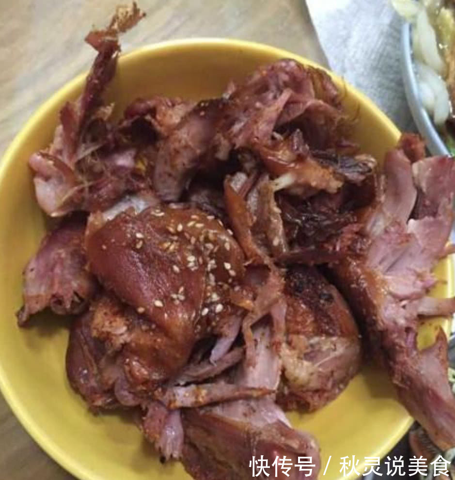 婆婆来我家,我亲自下厨做四道菜招待,饭菜上桌后她却骂我败家!