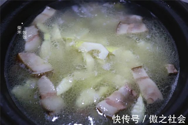 排骨|这汤太鲜了，三种食材一锅炖，不放一粒盐，现在喝正当时