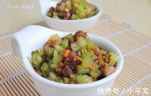 勺子|用勺子吃才过瘾的菜，三种食材，简单易做，鲜香味美，一盘不够吃