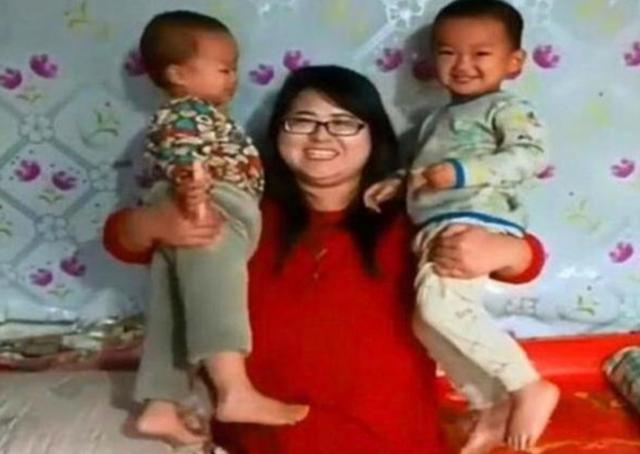 无腿|还记得感动全国的“无腿妈妈”吗?不畏艰难生下双胞胎,如今怎样