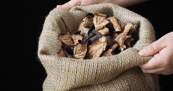 女人|宫寒的女人,要避免“4凉”,常吃3物、做2事,子宫一天天变干净