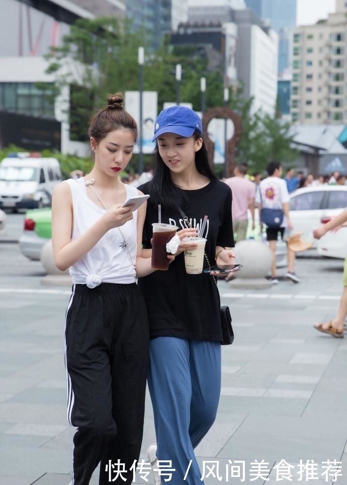 丰盈|粉嫩甜美的打底裤小姐姐展示优雅烂漫的气质,丰盈身材女人味十足