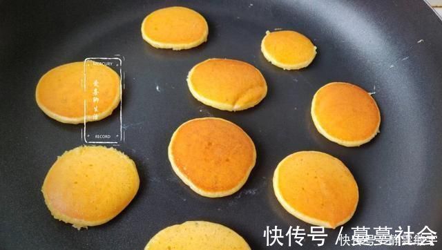 我家小宝每天吵着吃这个蛋糕，比蛋糕简单，比面包软，特别香