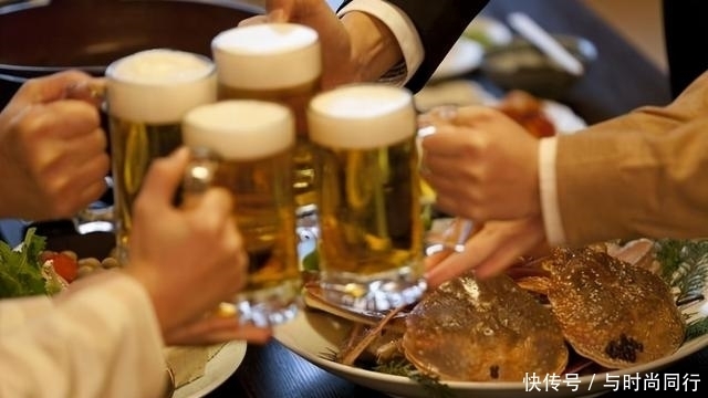 为何“脑梗”越来越普遍？忠告：这4类食物最好戒掉，忍住就是赢