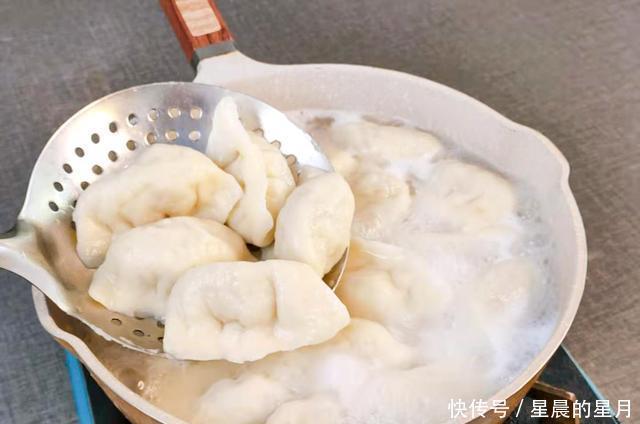 少许食盐|萝卜馅的饺子这样做,营养开胃又鲜嫩