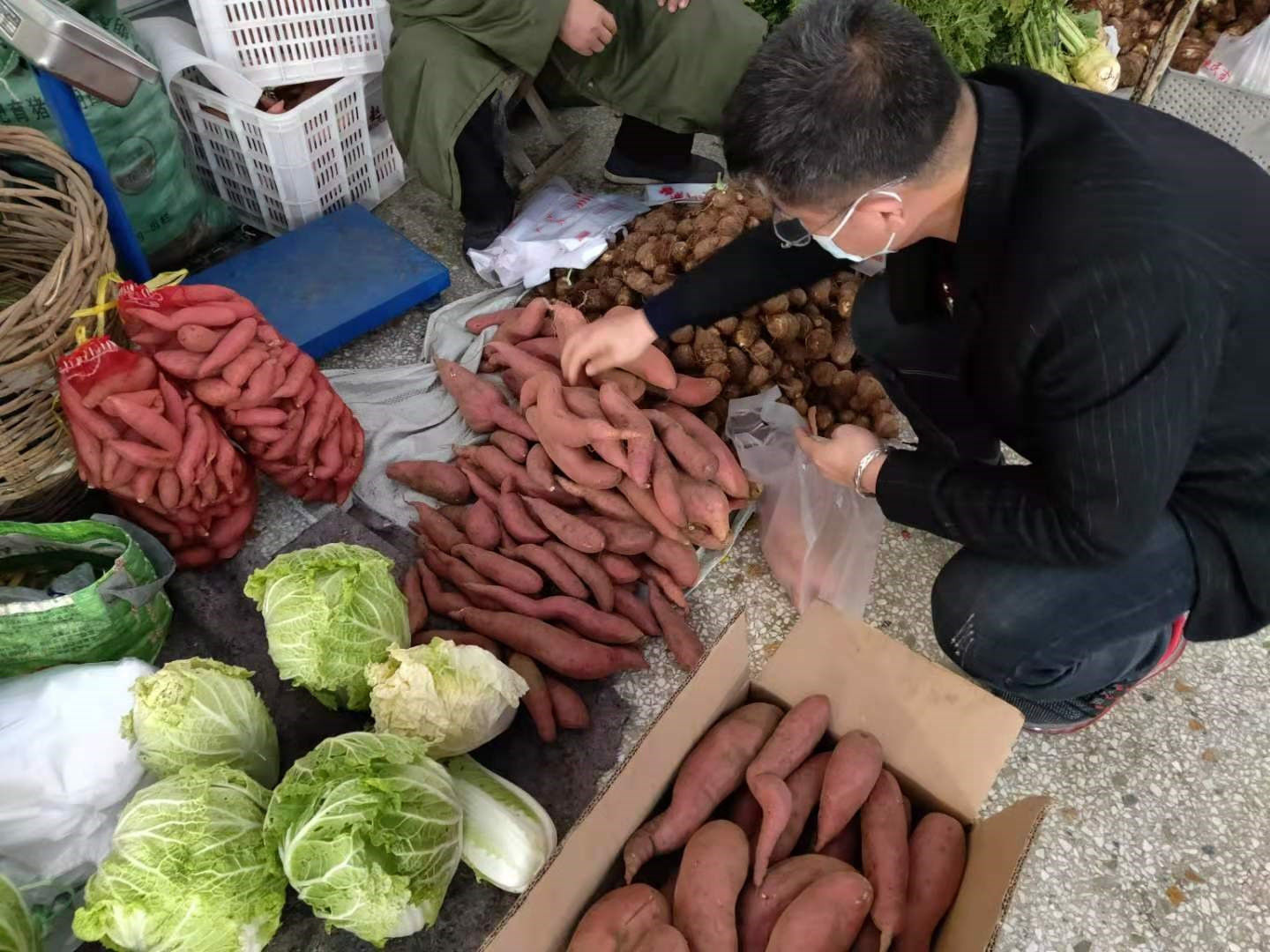 冬天买红薯时,专挑“这3点”,菜农一看是懂行的,不敢糊弄你