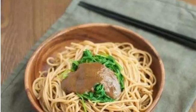 骨质疏松|真正的补钙高手是它,经常吃一吃,远离骨质疏松,比钙片强十倍