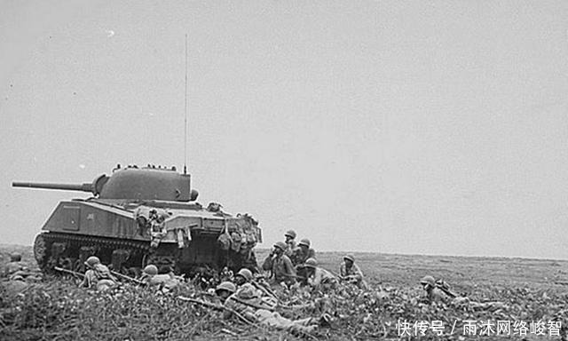 罕见|罕见老照片:二战美日太平洋战争,海滩上布满了战亡的士兵尸体!