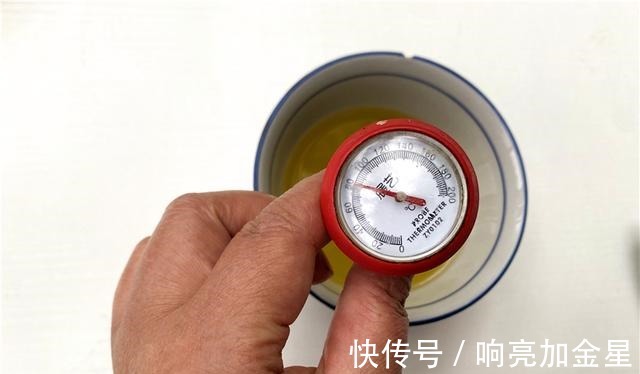 教你不开裂不塌陷,水光肌古早抹茶纸杯蛋糕,步骤详细一学就会!