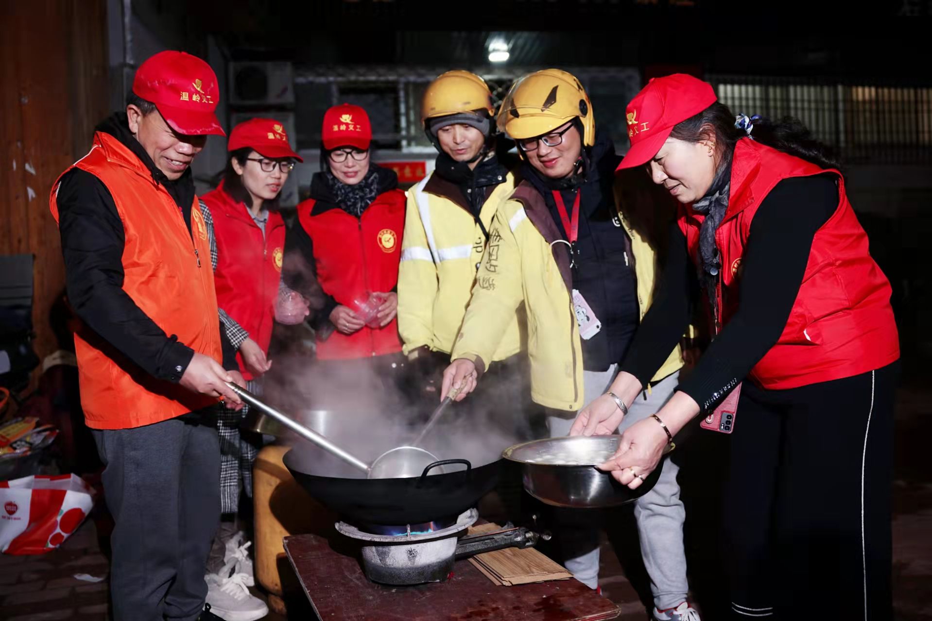 回家过年|温岭：“身处异乡，也有家的温暖！” 甜甜热汤圆吃出满满幸福感