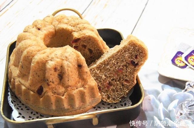 一次发酵、低糖油、无蛋奶的快手面包,减肥也可放心吃,快收藏!