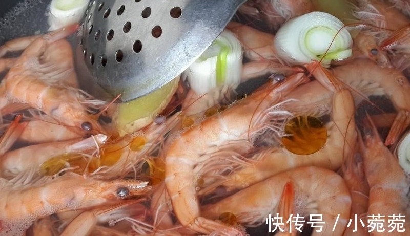 吃起来|煮虾,万万不可省略的一步,不然又腥又不好吃,很多人不懂